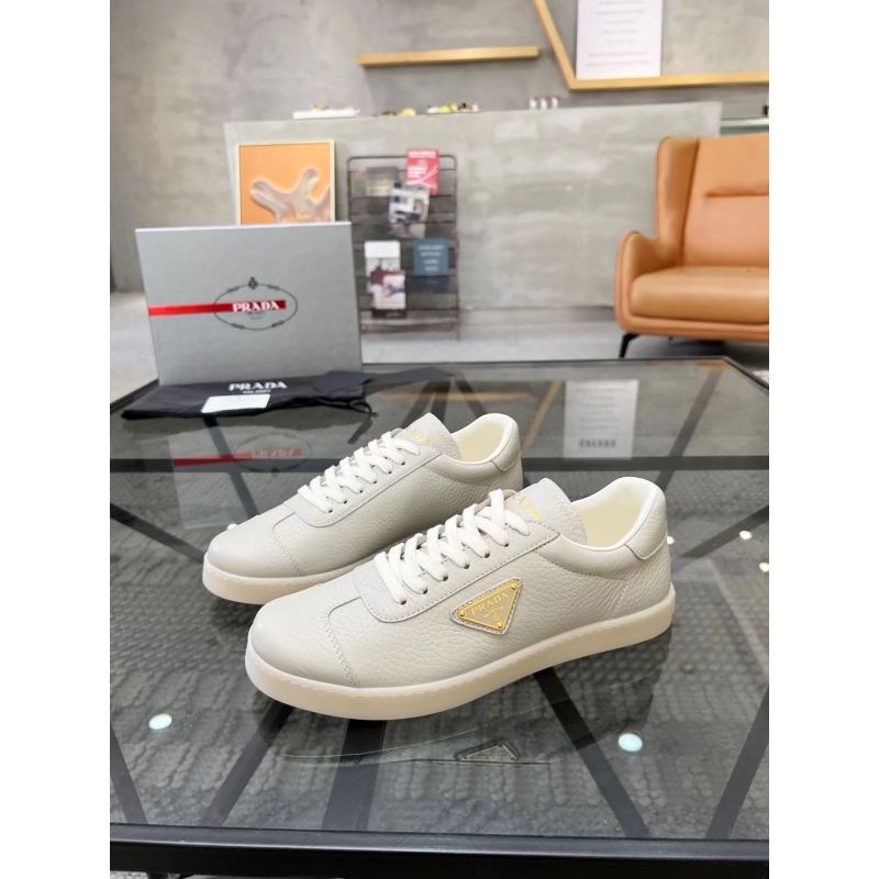 Pra*a casual shoes